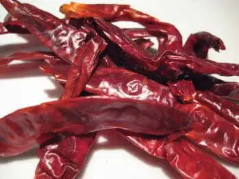 Getrocknete rote Chili-Schoten im Ganzen - 100 g