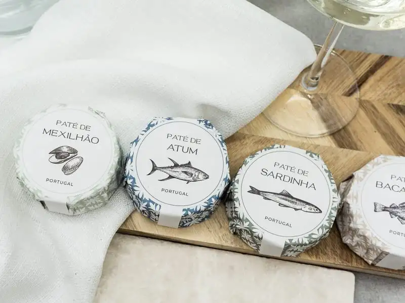 Feinkost Machado Paté Geschenkset | Sardinen | Muscheln | Thunfisch | Lachs | Fischkonserven aus Portugal | Schenke Portugal für Deine Liebsten Lieferung vor Weihnachten