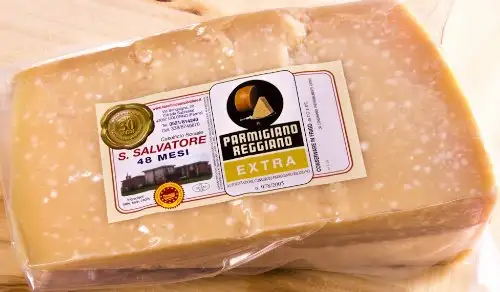 Parmigiano Reggiano Extra, mind.48 Monate gereift, im Stück, vakuumiert