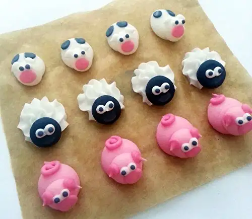 Zucker Kuchendekorationen- 12 kleine Tiere / 12 Edible Sugar Cake Decorations: Mini Farm Animals