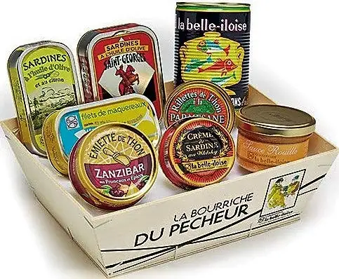 Geschenkbox "Petite Bourriche" Sardinen Thunfisch Makrele Sardinencreme Thunfischmousse Fischsuppe Rouille in Holzkorb aus der Bretagne