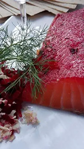 Lachs gebeizt (Graved) mit Rote Beete, Meerrettich und Aquavit 1.1 kg