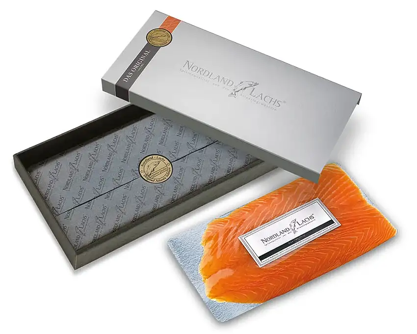 Nordland-Lachs Präsent zu Ostern | Lachs Feinkost Geschenk mit 230g Räucherlachs aus Schottland und Saucen | Edle Geschenkbox für Geschäftspartner