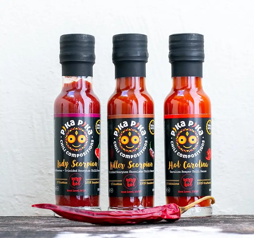 "Extrem Hot Trio" Geschenkset: 3 sehr scharfe Chili Saucen (Insgesamt 300 ml. / Schärfe: 10 von 10 scharf) / Slow Food Chilisaucen Manufaktur EINWEG