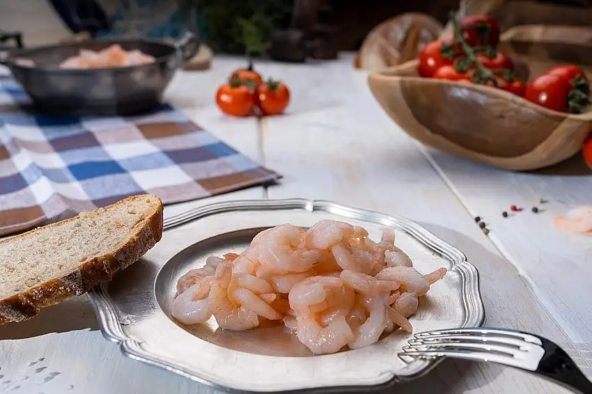Garnelenfleisch Natur - gekocht, entdärmt - zur Herstellung köstlicher Salatkreationen - 250 Gramm