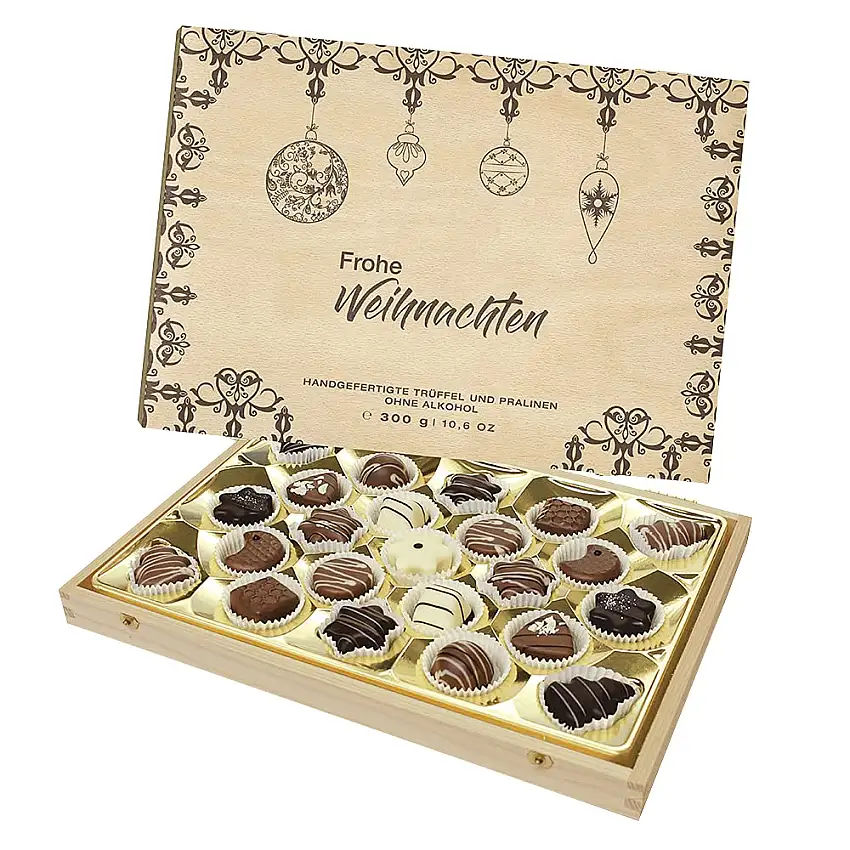 Lauensteiner Weihnachts-Schatzkästchen | 295 g Trüffel und Pralinen | 10-fach sortiert, ohne Alkohol | Weihnachtliche Geschenkidee im Buchenholzkästchen | 1er Pack