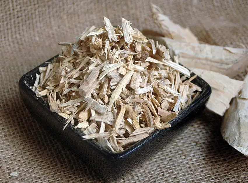 Naturix24 – Bitterholz, Quassiaholz geschnitten - 250g