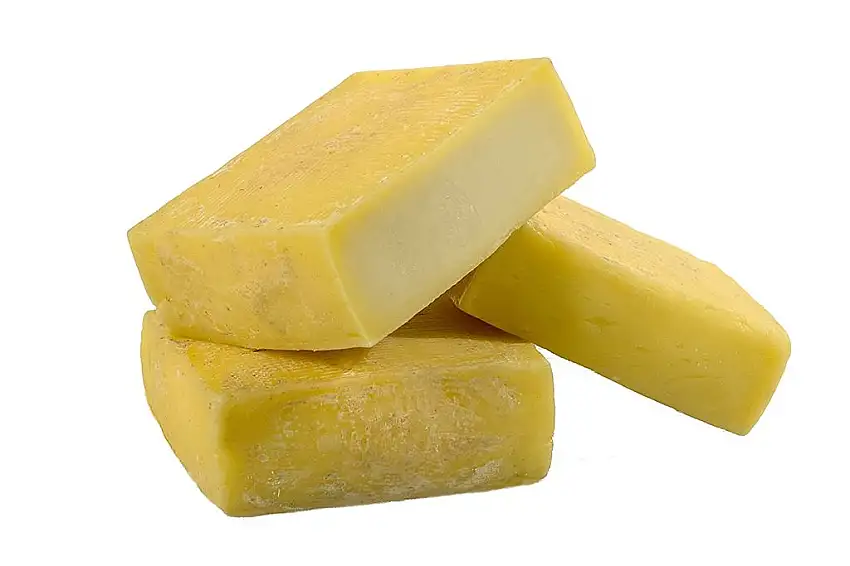 Italienisch Einheimischer Käse “Nostranella” aus Pizzoccheros Bauernhof aus Bergamo - Packung mit 2 Stücken von ca. 600 g