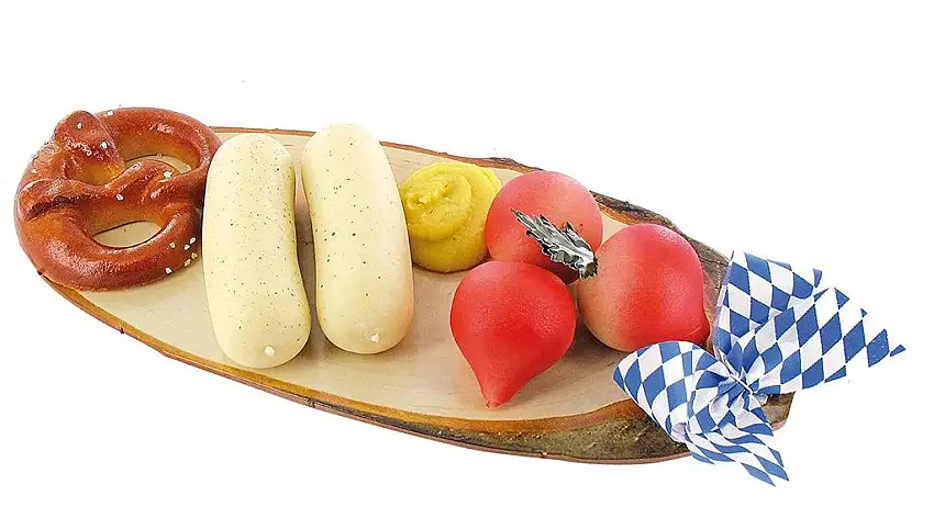 Odenwälder Marzipan Vesperbrettchen 200g mit Brezel, Radieschen, Weißwürste und Senf