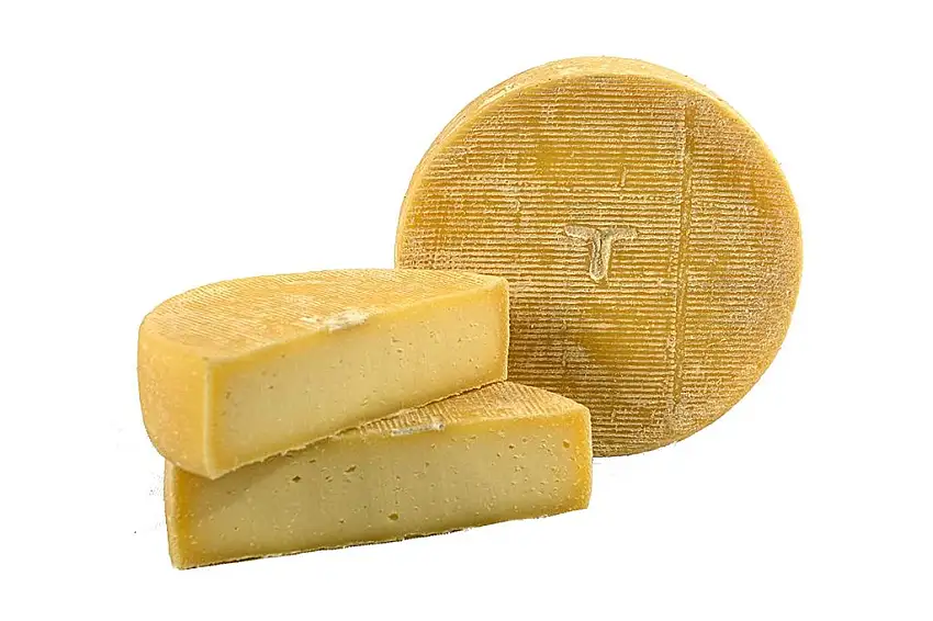 Italienisch Einheimischer abgelagerter Käse „La Torta“ aus Pizzoccheros Bauernhof aus Bergamo - Packung mit 1 Stück von ca. 1,4 Kg