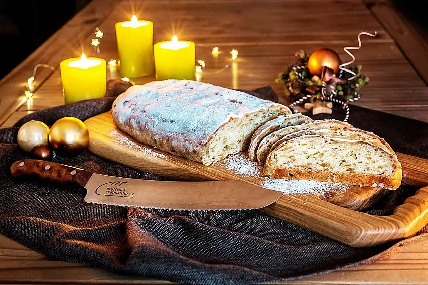 Original Thüringer Mandelstollen I Christstollen - täglich frisch gebacken I Inkl. Geschenkkarton I 1kg und 1,5 kg erhältlich (1500)