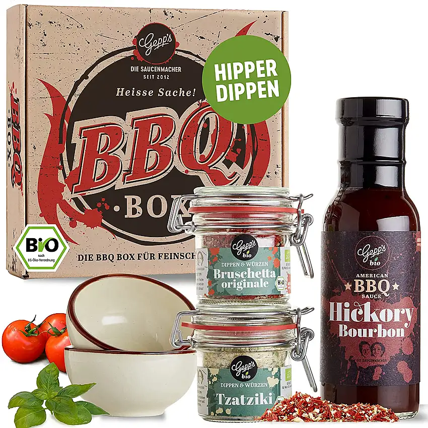 Gepp’s Feinkost BIO BBQ Set | Geschenkidee zum Grillen I Geschenkkorb gefüllt mit Delikatessen wie Hickory-Bourbon-BBQ-Sauce, Dips und Steingutschalen I Geschenk für alle Grill-& BBQ-Fans