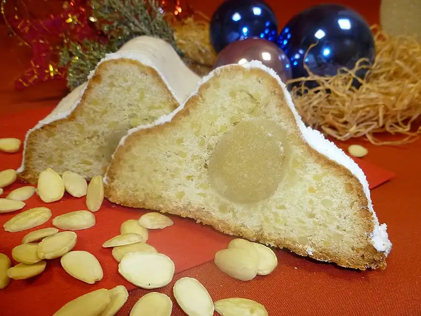 Veganer Mandel-Marzipan Stollen 500g