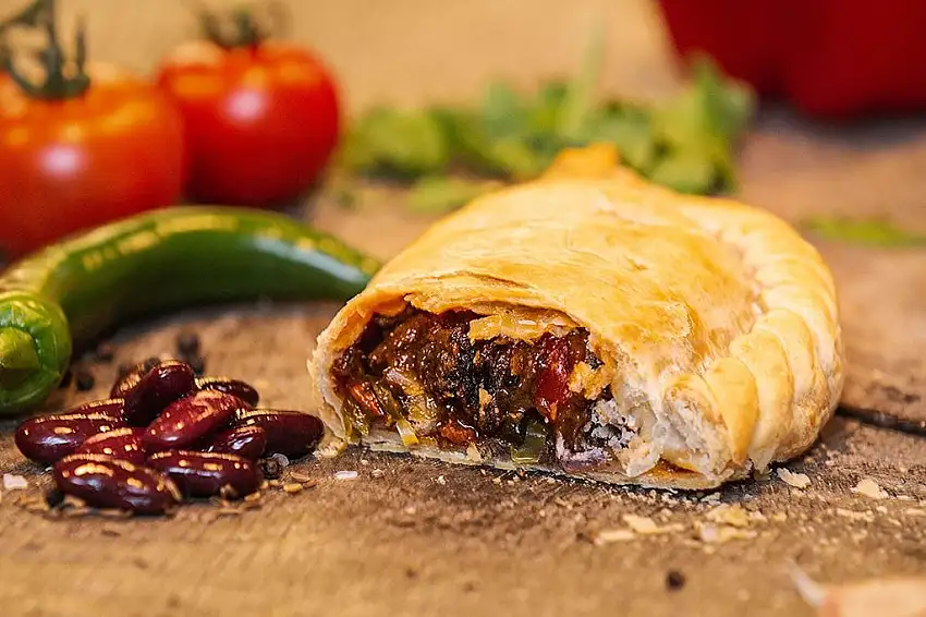 Cornish Pasties mit Chilli & Rind (10 Stück)