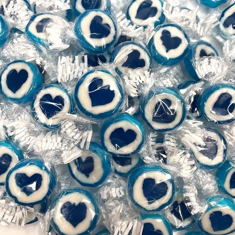 Herzbonbons zu Hochzeit Taufe Kommunion 500g - handgewickelte Rocks-Bonbons mit Herz - Tischdeko Nascherei Gastgeschenk (blau)